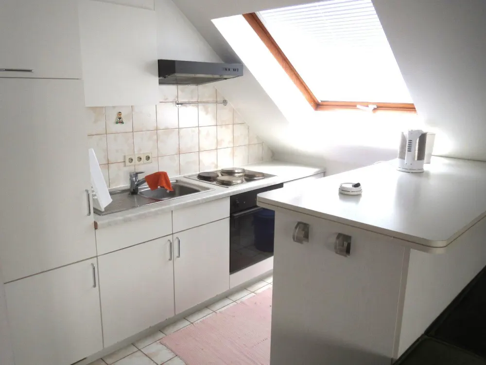 Möbliertes, großes 1 Zimmer-Apartment, inkl. EBK, Waschmaschine, WLAN, Balkon, in Maintal-Hochstadt