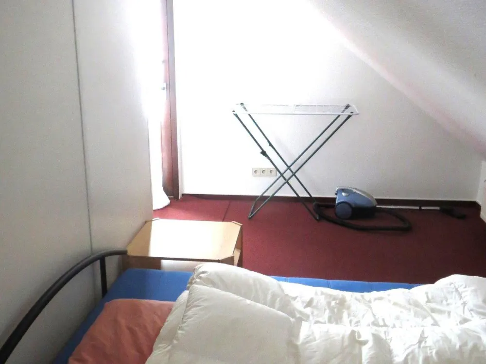 Möbliertes, großes 1 Zimmer-Apartment, inkl. EBK, Waschmaschine, WLAN, Balkon, in Maintal-Hochstadt