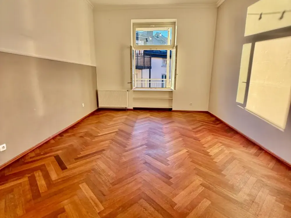 Stilaltbau - 4 Zimmer auf der Bergerstr / Merianplatz ! Grosser Balkon