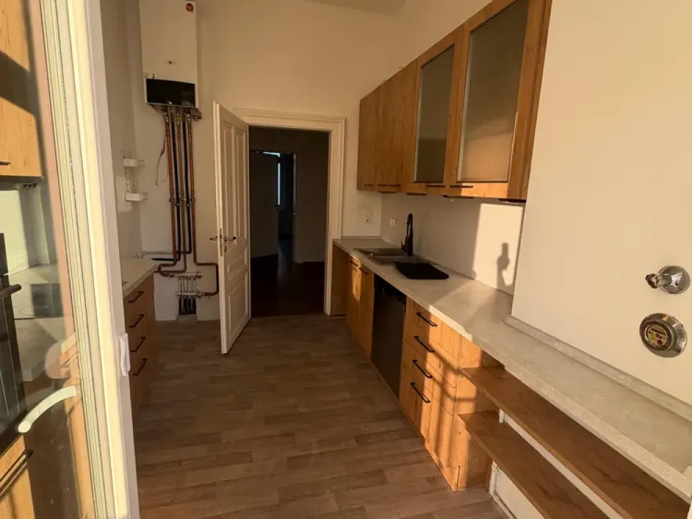Stilaltbau - 4 Zimmer auf der Bergerstr / Merianplatz ! Grosser Balkon