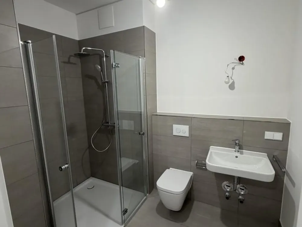 Erstbezug 2-Zimmer-Neubauwohnung | Terrasse, Einbauküche, Keller