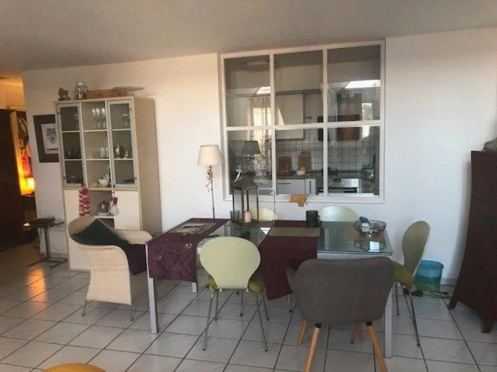 Biete meine große Wohnung gegen eine kleine in Junkersdorf/Privat