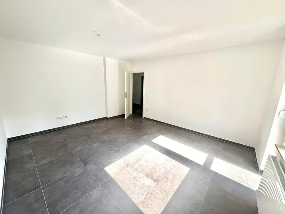 💛 Moderne 3,5-Zimmer-Wohnung mit Balkon, Fußbodenheizung zwei Bädern und großzügige Wohnküche 🤩