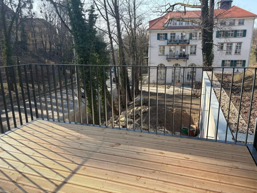 *exklusive Loftwohnung mit Balkon im Lahmann-Sanatorium am Weißen Hirsch*
