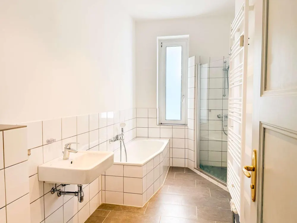 *sofort Bezugsfrei* Hochwertige 3 Zimmer Altbauwohnung I Balkon