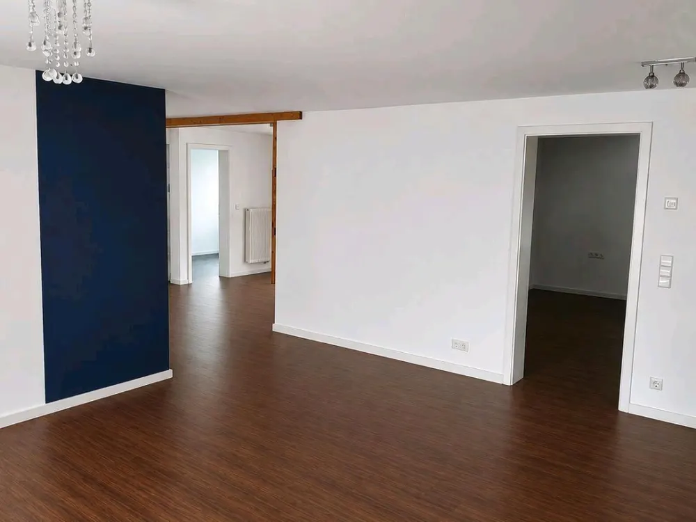 3,5-Zimmer-Wohnung mit Veranda und Garage