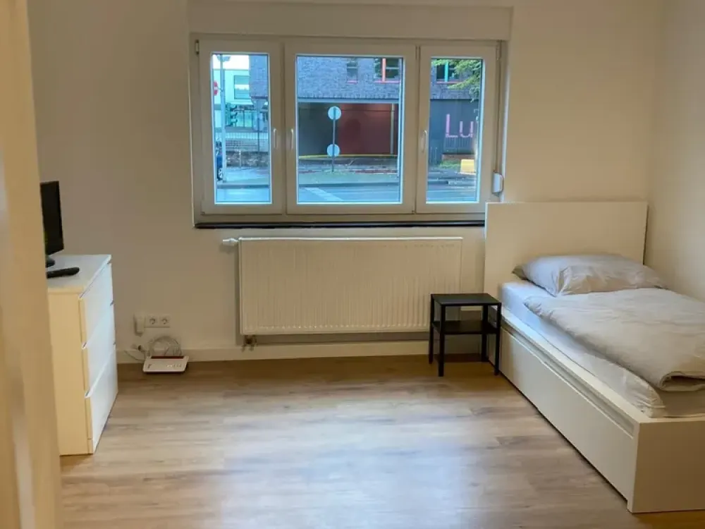 Helles 3-Zimmer-Apartment mit Balkon und Einbauküche in Köln-Am Bayenturm
