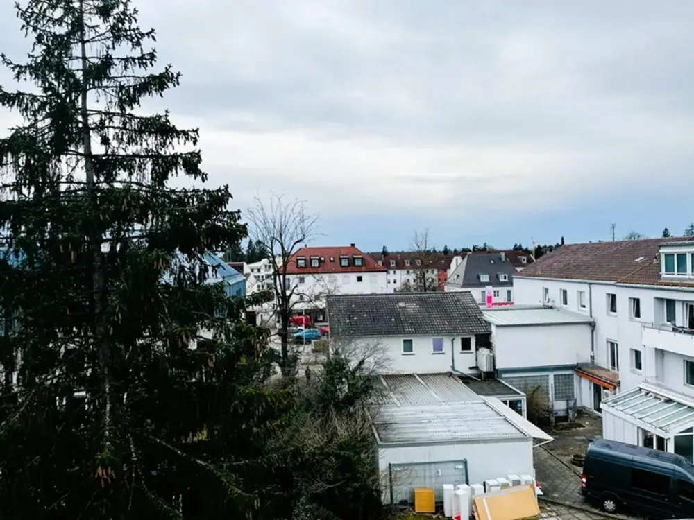 Perfekt für den Single - sehr großzügige und absolut ruhige DG-Wohnung in SW-Lage in Unterhaching