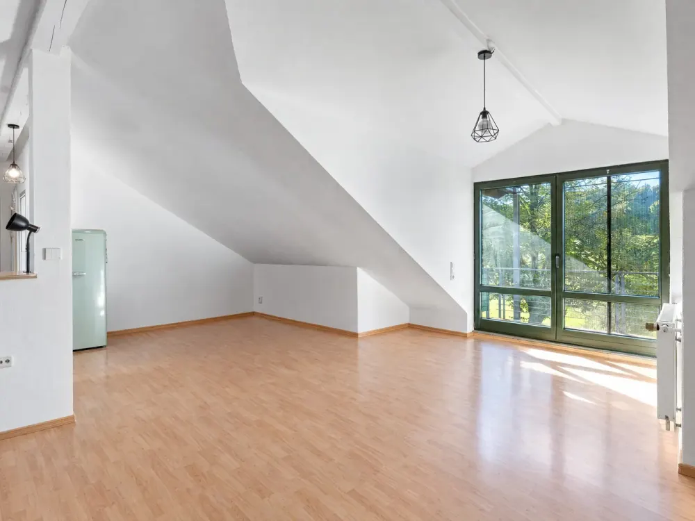 Living with Loft Character - 2-Room Attic Apartment with Balcony & Fitted Kitchen in Paderborn-Dahl
