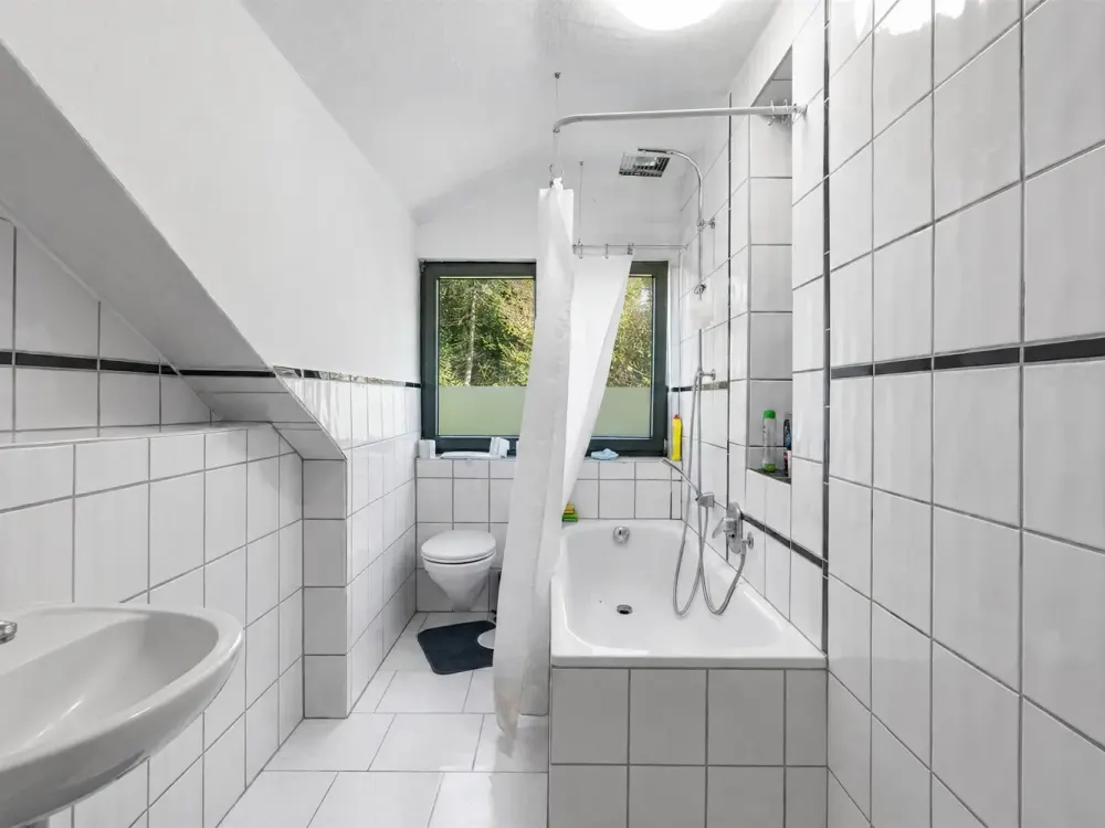 Living with Loft Character - 2-Room Attic Apartment with Balcony & Fitted Kitchen in Paderborn-Dahl