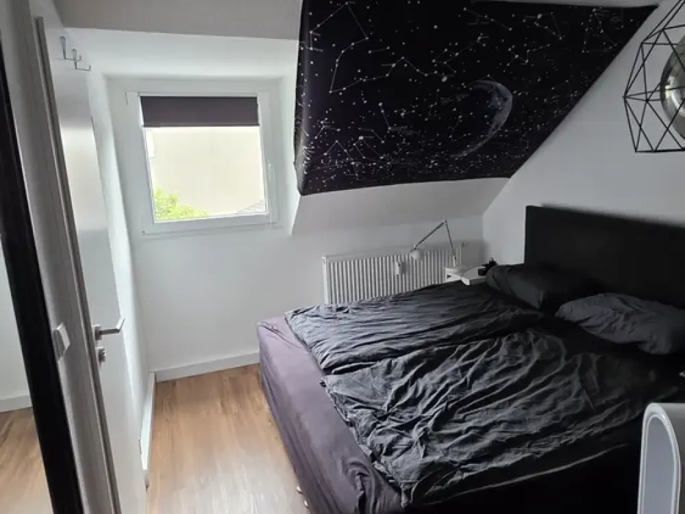 2-Zimmer-DG-Wohnung mit ca. 52 m² Wohnfläche + ausgebautem Spitzboden (ca. 22,6 m²)