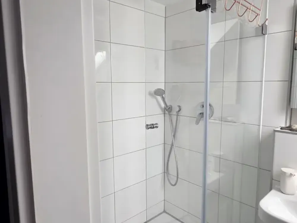 2-Zimmer-DG-Wohnung mit ca. 52 m² Wohnfläche + ausgebautem Spitzboden (ca. 22,6 m²)