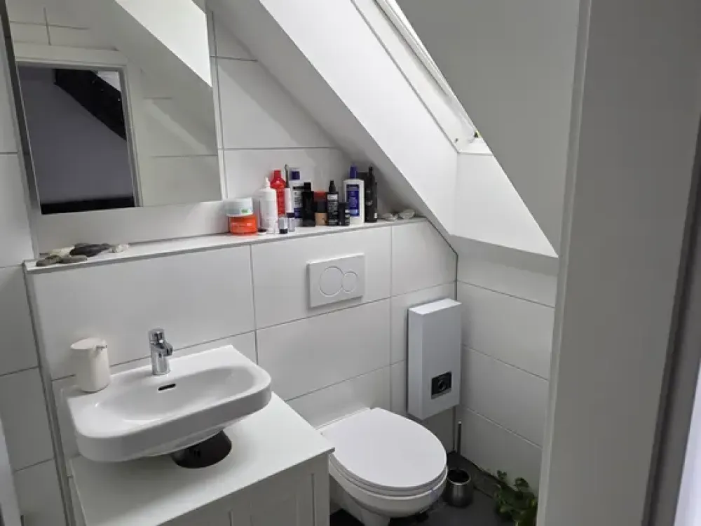 2-Zimmer-DG-Wohnung mit ca. 52 m² Wohnfläche + ausgebautem Spitzboden (ca. 22,6 m²)