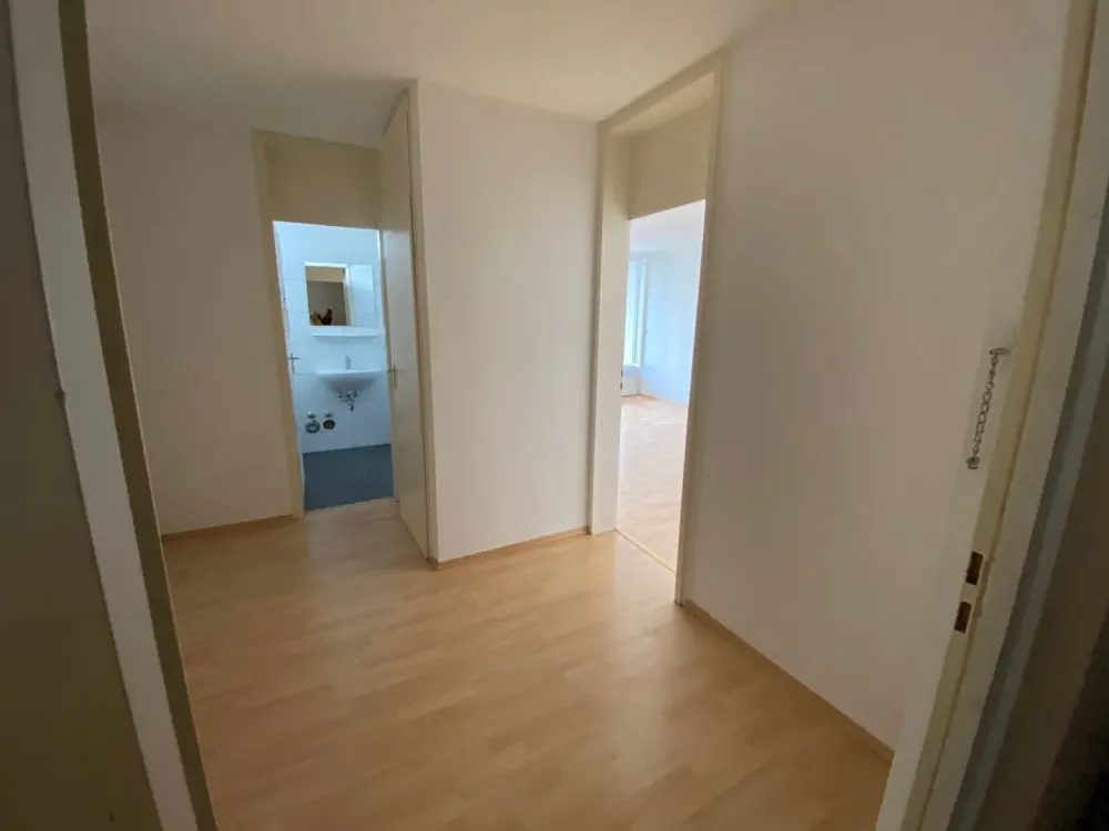 Gepflegte 1-Zimmer-Wohnung in Ottobrunn, Balkon, Einbauküche, Aufzug, TG-Stellplatz