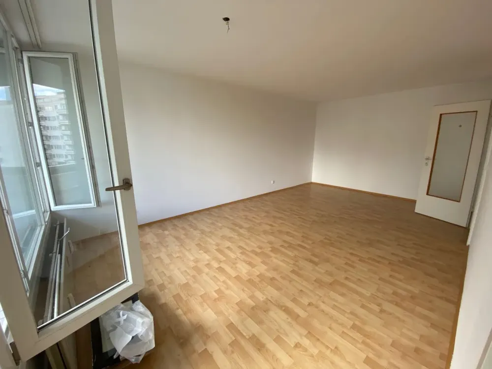 Gepflegte 1-Zimmer-Wohnung in Ottobrunn, Balkon, Einbauküche, Aufzug, TG-Stellplatz
