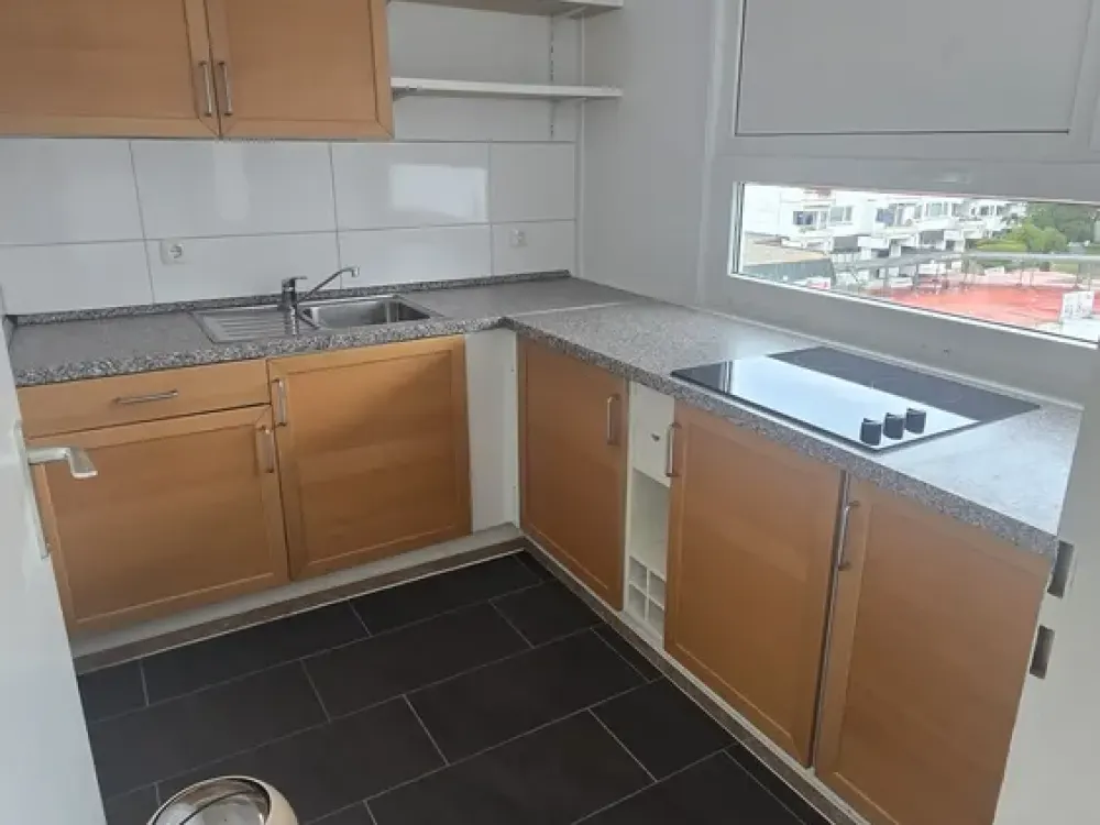 Gepflegte 1-Zimmer-Wohnung in Ottobrunn, Balkon, Einbauküche, Aufzug, TG-Stellplatz