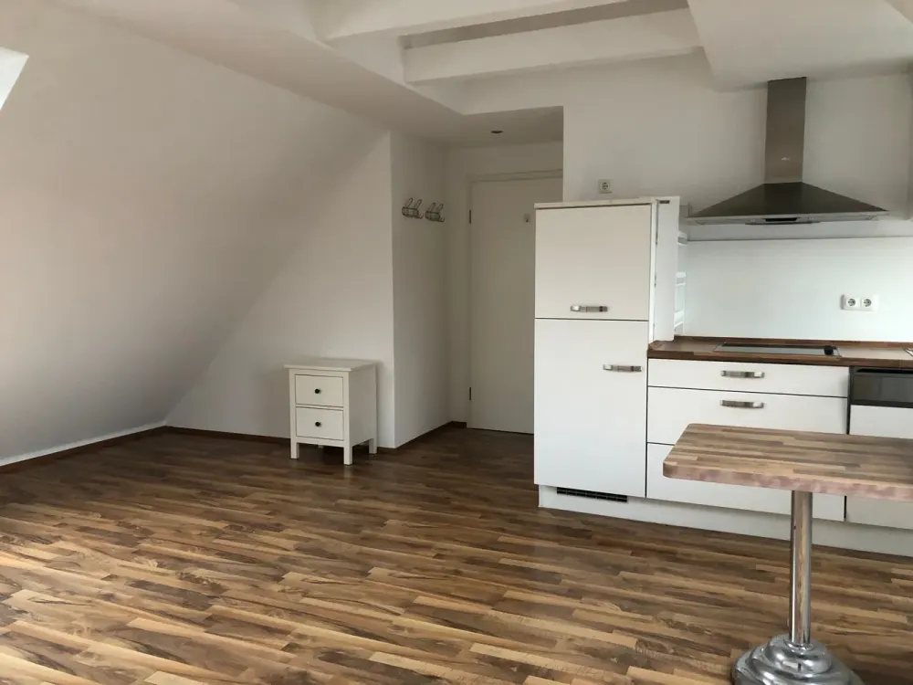 Modernisierte 1-Zimmer-Wohnung in Bremen Fesenfeld
