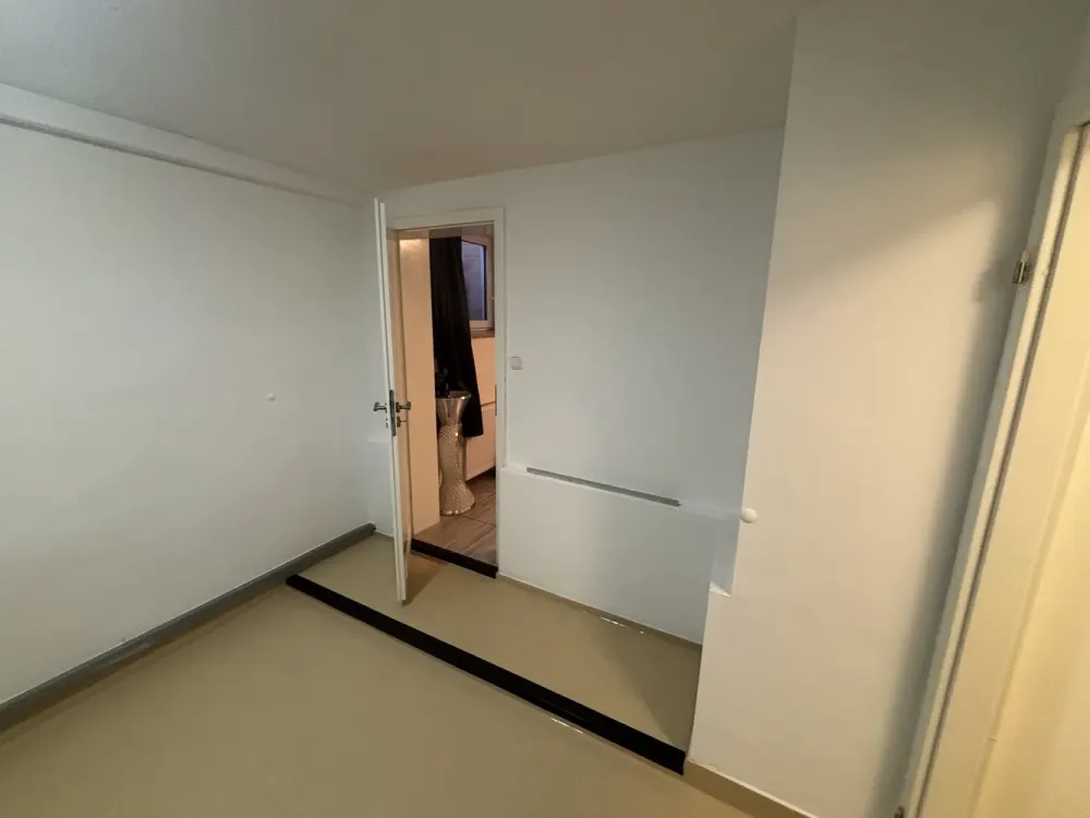 Charmante 2 Zimmer Souterrain Wohnung in Eibach