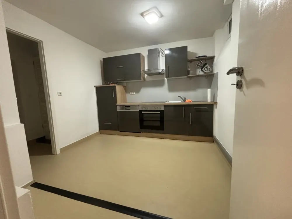 Charmante 2 Zimmer Souterrain Wohnung in Eibach