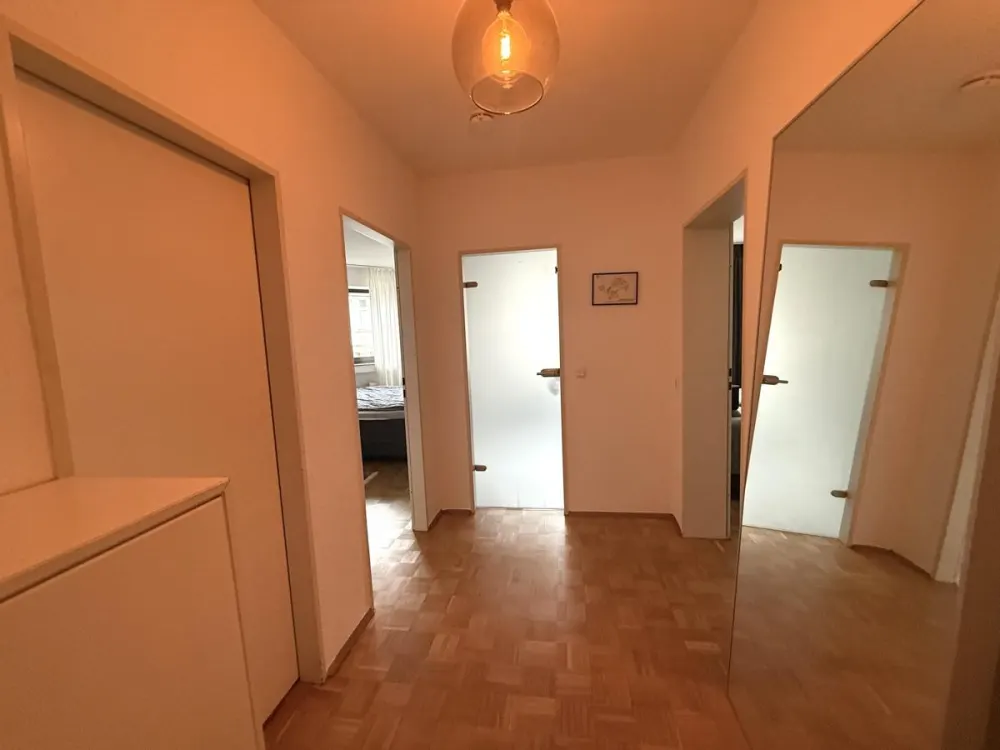 Oberkassel! 2-Zimmerwohnung in zentraler Lage - mit Tiefgaragenstellplatz!