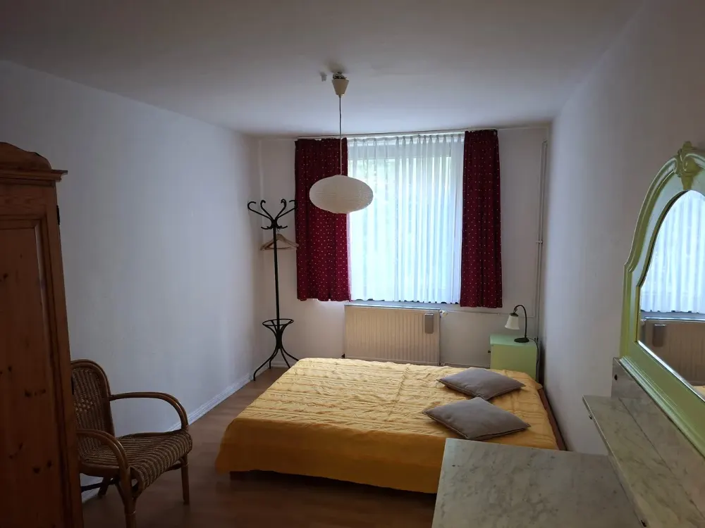 Furnished 2-Room Basement Apartment in Altbremer House