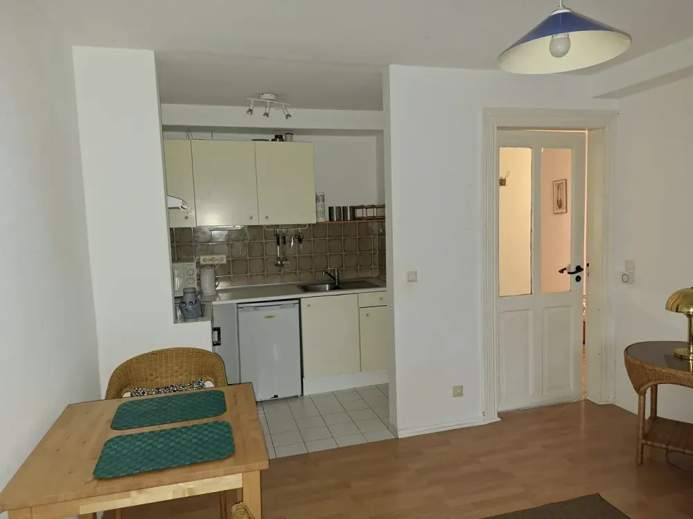 Furnished 2-Room Basement Apartment in Altbremer House
