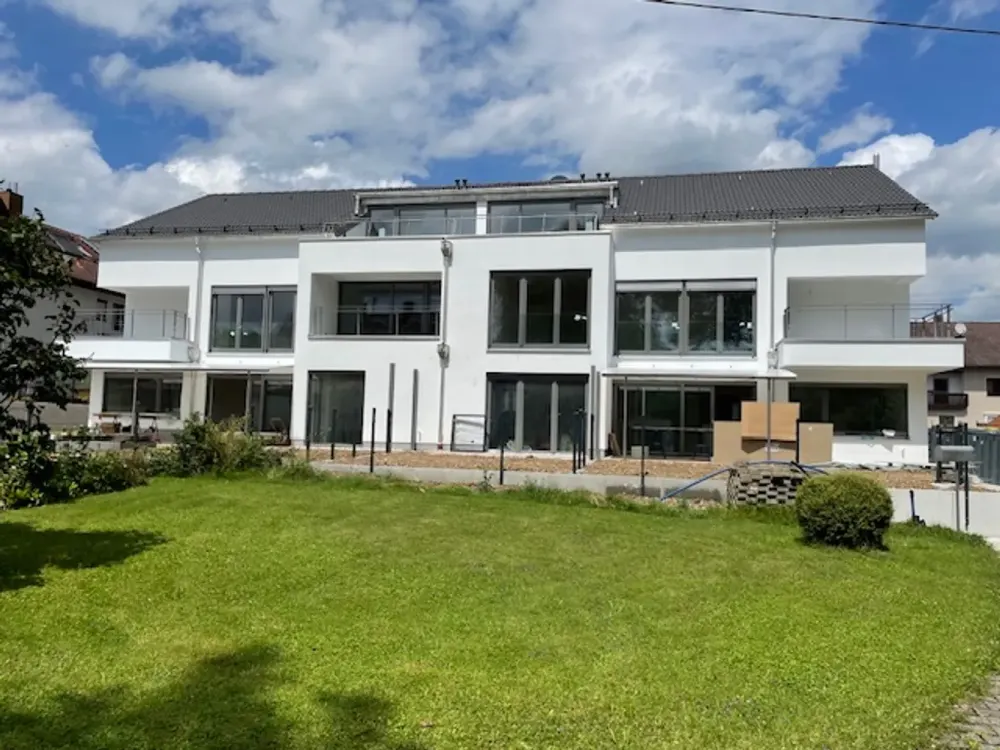 S2-OTTENHOFEN -TOP NEU, helle 3-Zi.-Whg., gr. S-Dachterrasse, Parkett, Bad DU/WC, Fenster, EBK