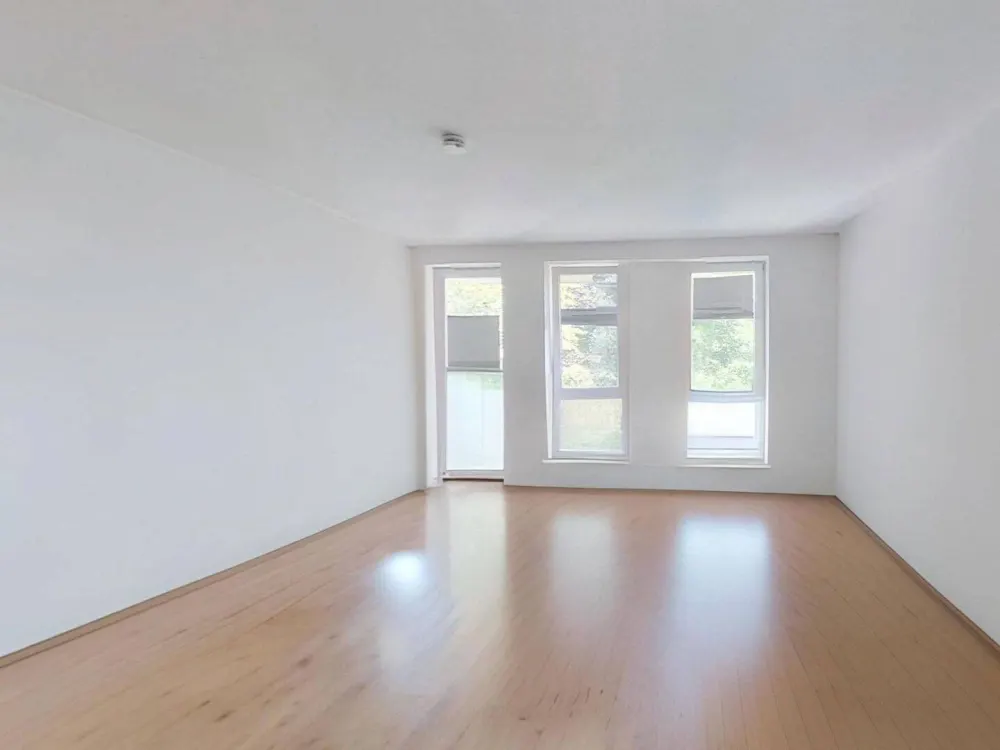 ** Helle 2 Zimmer-Wohnung mit BALKON in Hellerhof **