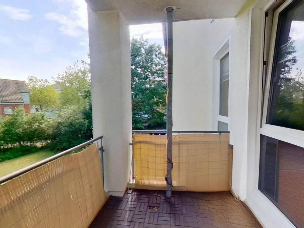** Helle 2 Zimmer-Wohnung mit BALKON in Hellerhof **