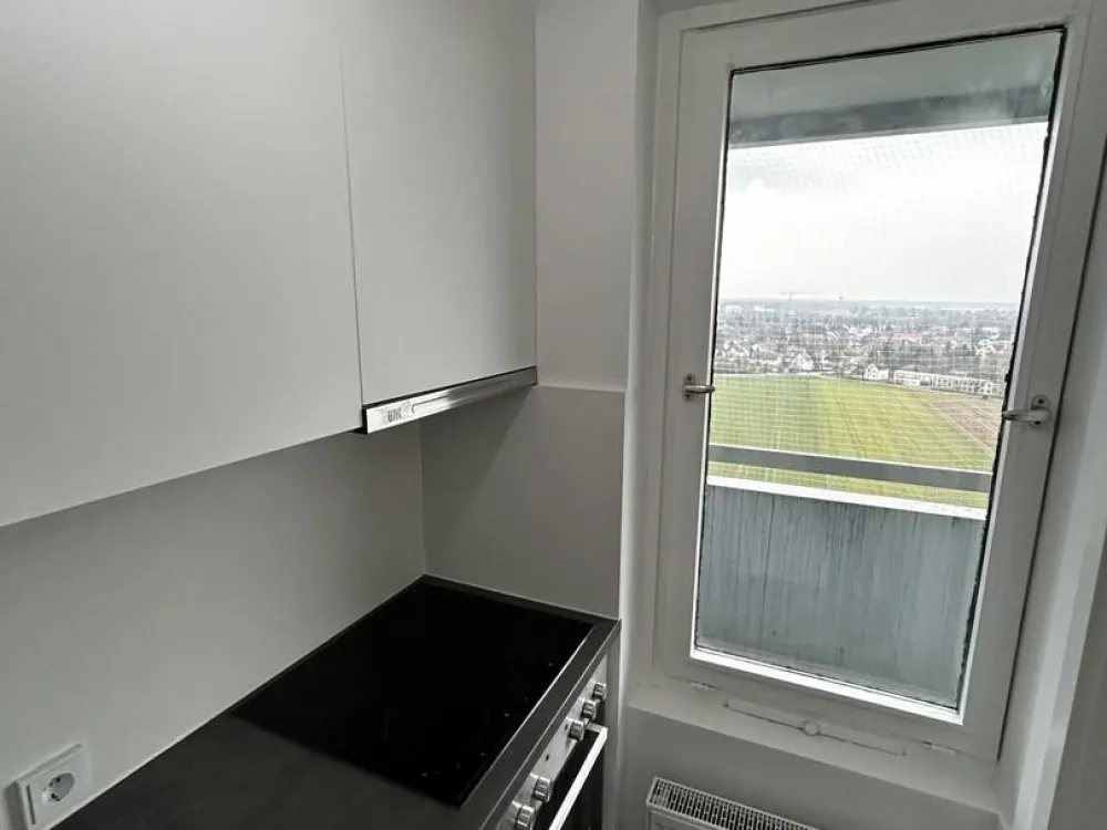 Großes möbliertes 1-Zimmer Apartment mit Balkon in München-Solln ab 01.04.2026 zu vermieten