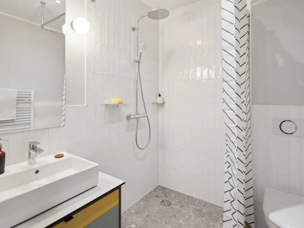 BESICHTIGUNGEN: Mi 9:00 & Fr 16:00 - Moderne unbefristete 1-Zimmer-Wohnung mit Balkon im beliebten RIX Neukölln