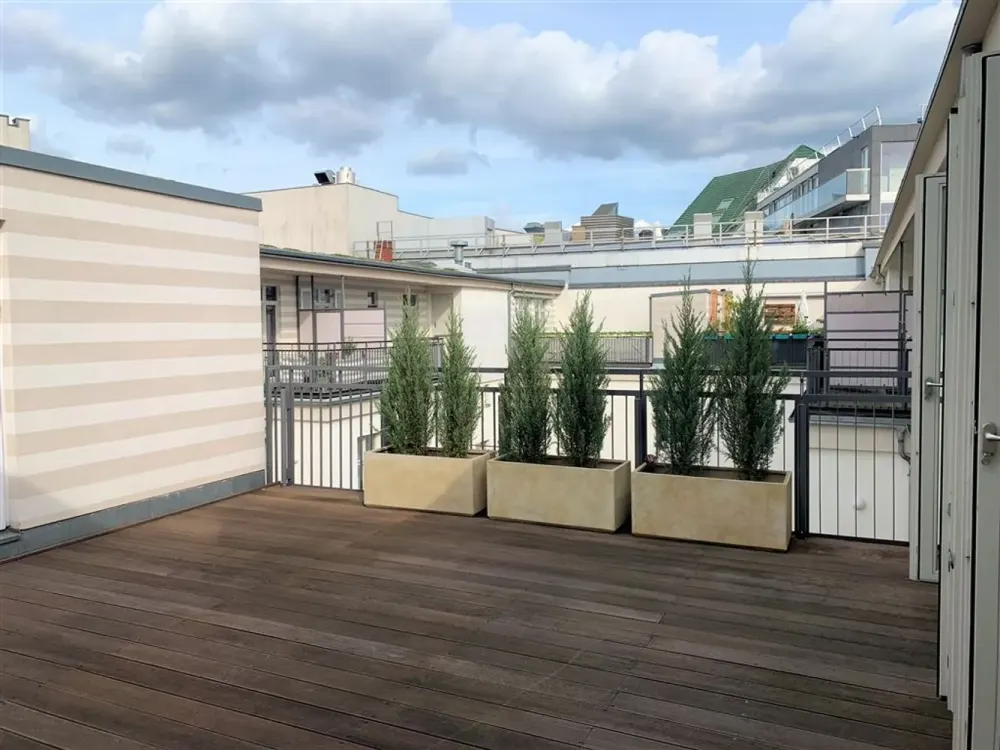 *Wunderschöne DG-Wohnung am Hackeschen Markt mit Himmelsblick*
