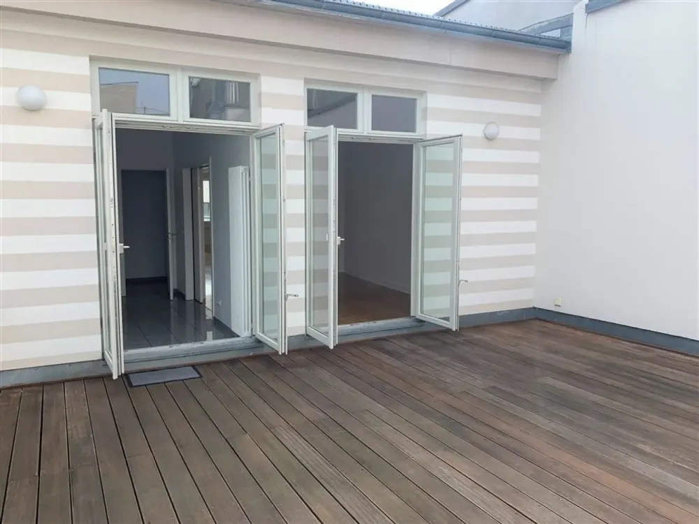 *Wunderschöne DG-Wohnung am Hackeschen Markt mit Himmelsblick*