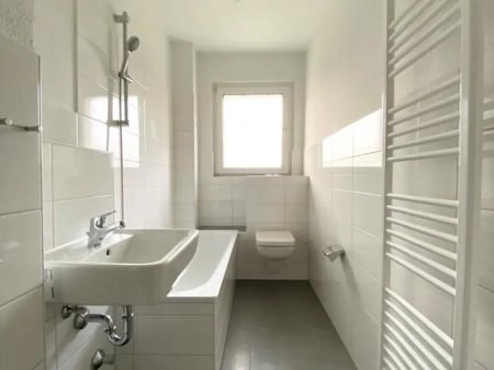 TOP renovierte Wohnung in demnächst frisch modernisiertem Gebäude!