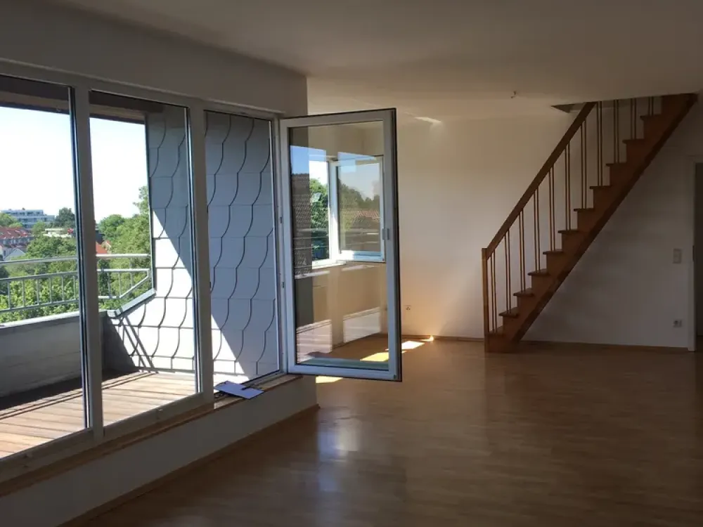 Metzkausen - Penthouse - Sunny Balcony - Short Distances to Düsseldorf, BAB 3 and the Airport