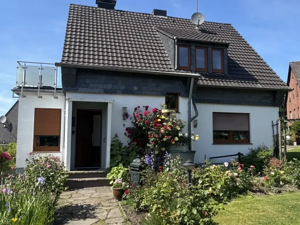 Freundliche, gepflegte 3-Zimmer-Wohnung mit Balkon in Heiligenhaus für Singles oder Paare ohne Kind