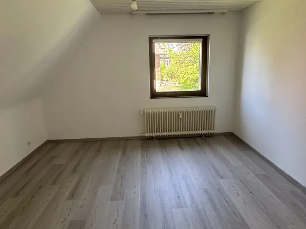 Freundliche, gepflegte 3-Zimmer-Wohnung mit Balkon in Heiligenhaus für Singles oder Paare ohne Kind