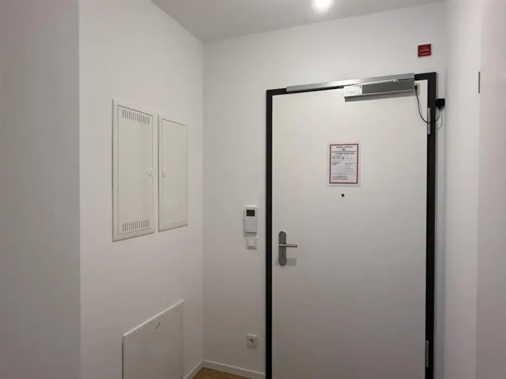 Schöne 2-Zimmer-Wohnung inkl. Loggia, Einbauküche & Keller!