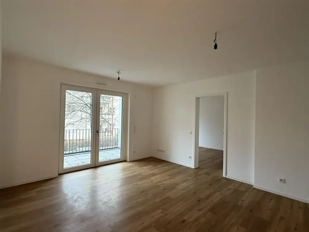 Schöne 2-Zimmer-Wohnung inkl. Loggia, Einbauküche & Keller!