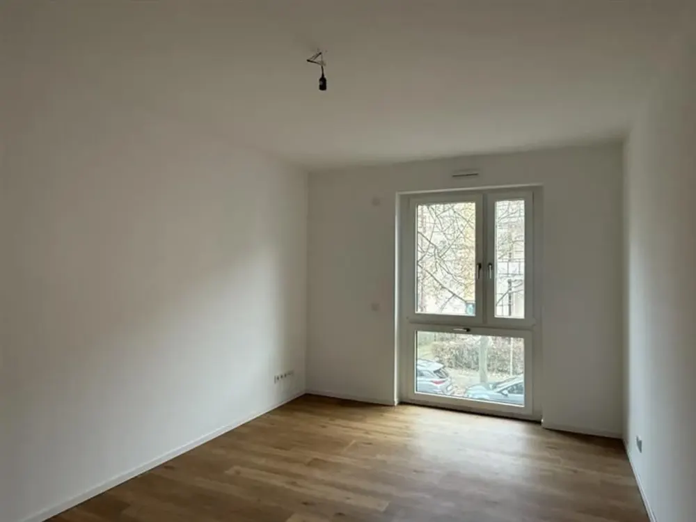 Schöne 2-Zimmer-Wohnung inkl. Loggia, Einbauküche & Keller!