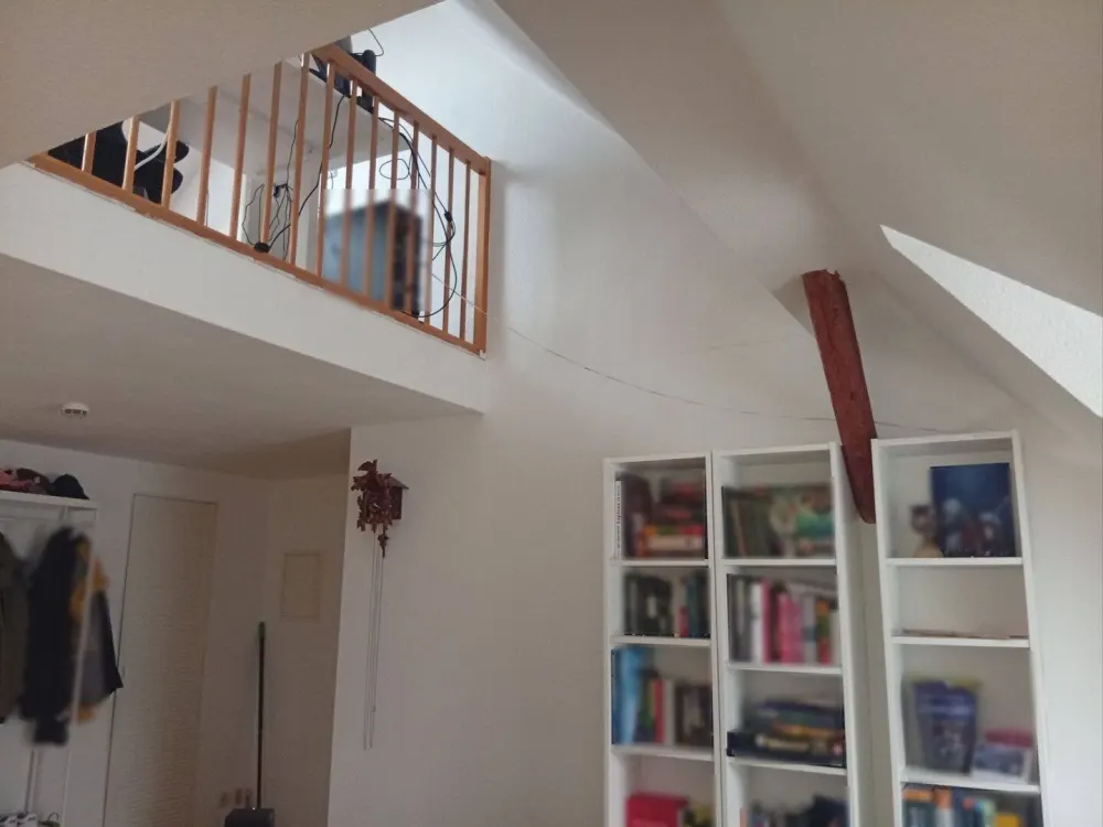 Charming 2-Room Maisonette with View of Gutenberg Gymnasium