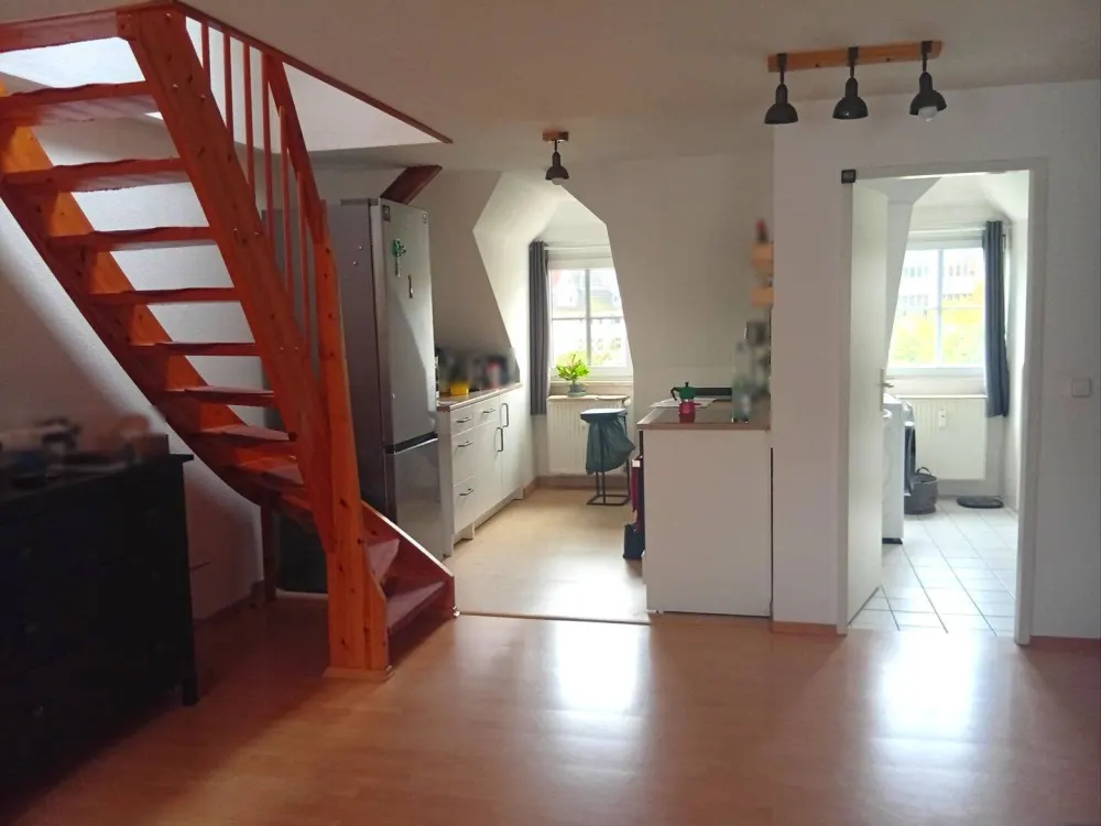 Charming 2-Room Maisonette with View of Gutenberg Gymnasium
