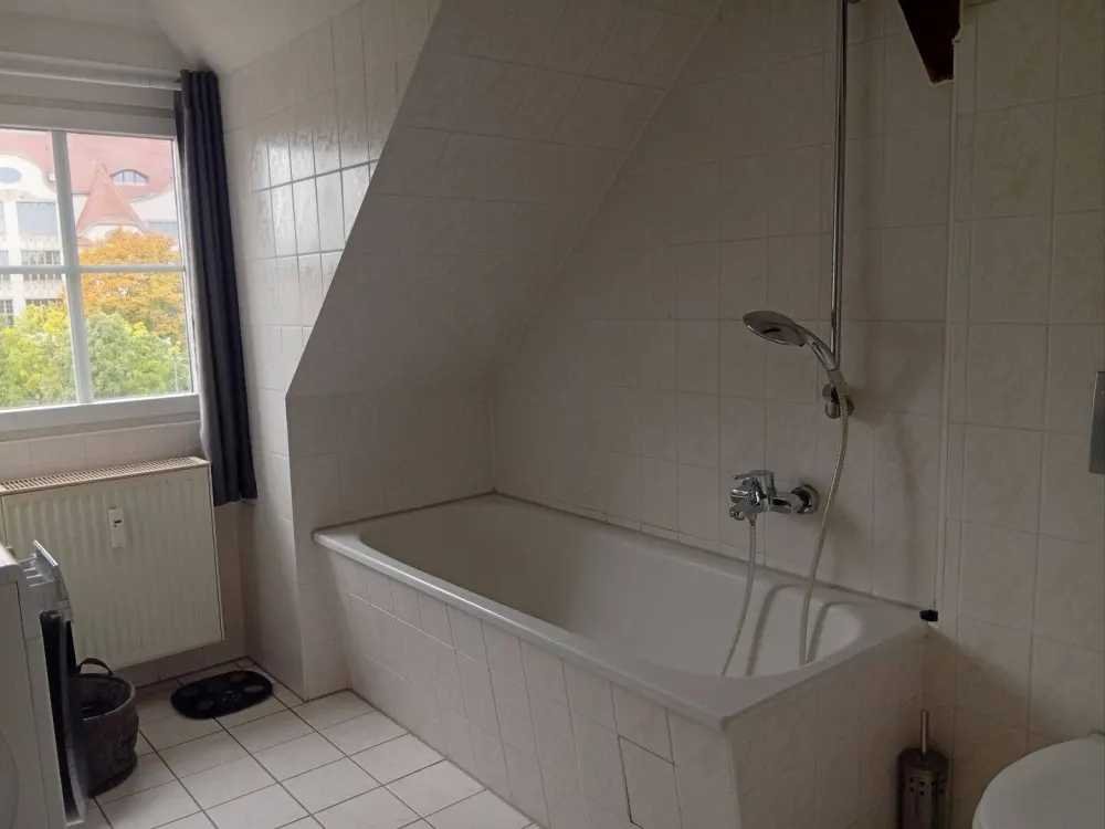 Charming 2-Room Maisonette with View of Gutenberg Gymnasium