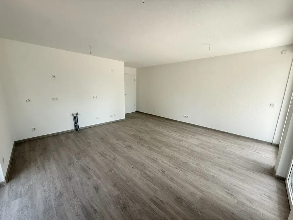 شقة حديقة للسكن الأول مع 3 غرف، تراس مواجه للجنوب، حمام بتصميم، موقف سيارات في دورتموند-بريشتن