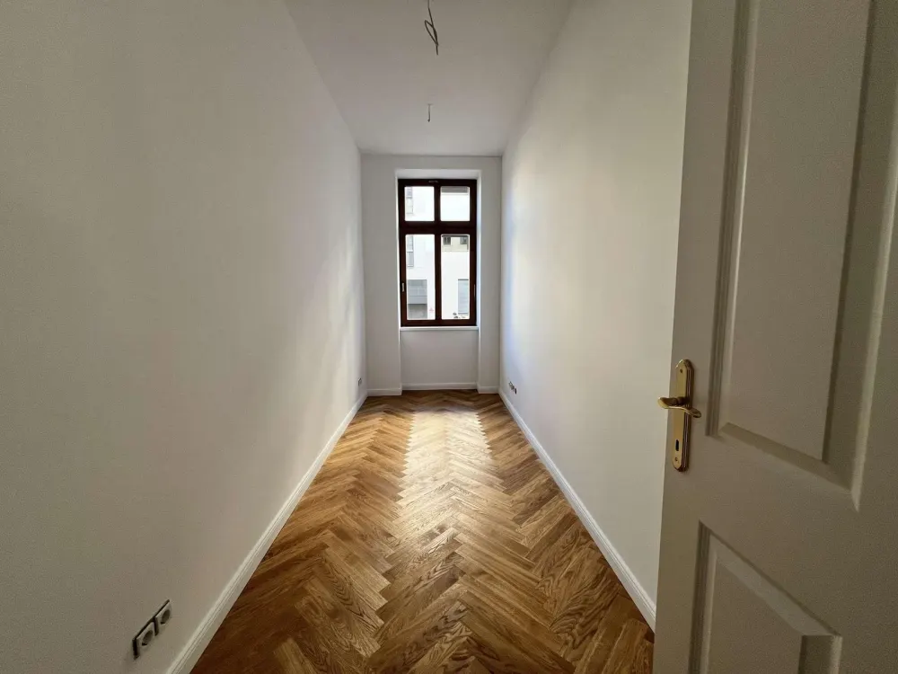 Exklusive 2-Zimmer-Wohnung im Waldstraßenviertel, mit Balkon und Aufzug!