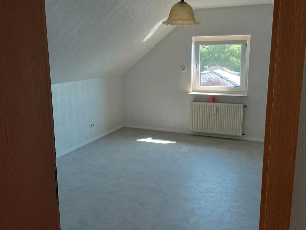 3 Zimmer DG Wohnung