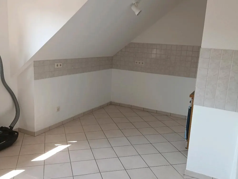 3 Zimmer DG Wohnung