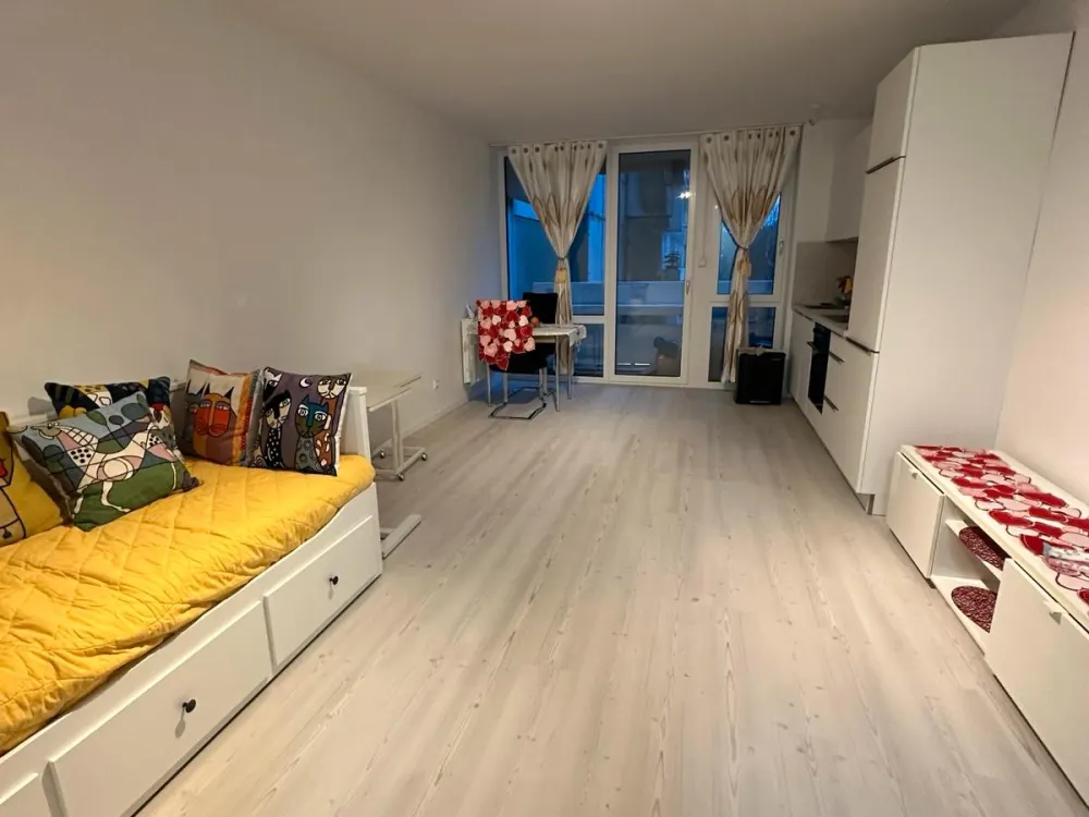 1 ZIMMERWOHNUNG KERNESANIERTE MÖBLIERTE BAD& KÜCHE IN BOGENHAUSEN