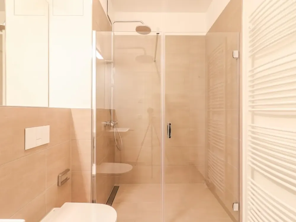 Bright Family Oasis with Sunny Balcony and Modern Fitted Kitchen, Move In & Feel at Home