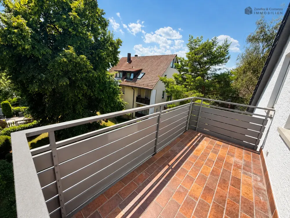 HELLE 3-ZI.-DG-WHG.: Balkon * ca. 85 qm * TL-Bad + sep. Wc * S-Luginsland (max. 2 Pers.) * ab sofort